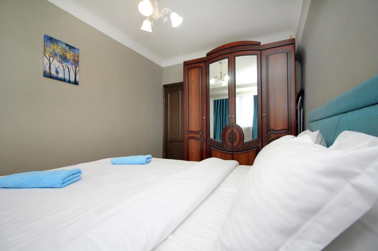 Spacious Central Apartment Almatî Exterior foto
