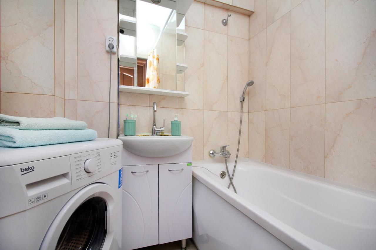 Spacious Central Apartment Almatî Exterior foto